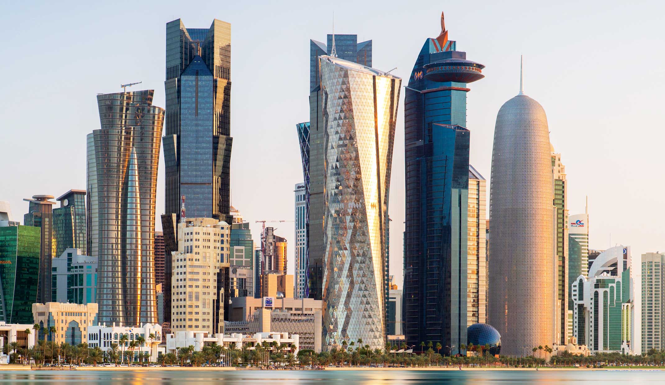 10 богатых стран. Доха Катар. Государство Катар Доха. Доха Корниш Катар. Катар небоскребы.